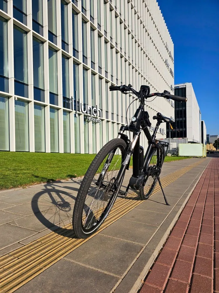 wolt bolt ebike rent Vilnius courier